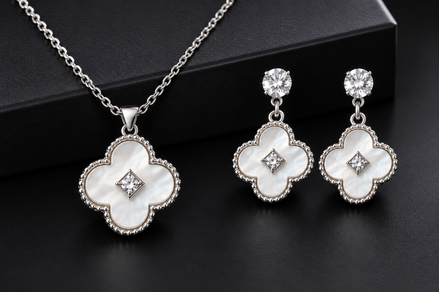White Clover Necklace & Earrings Set - Image 3